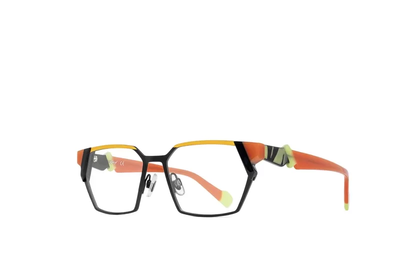 Kaos 672 col.3